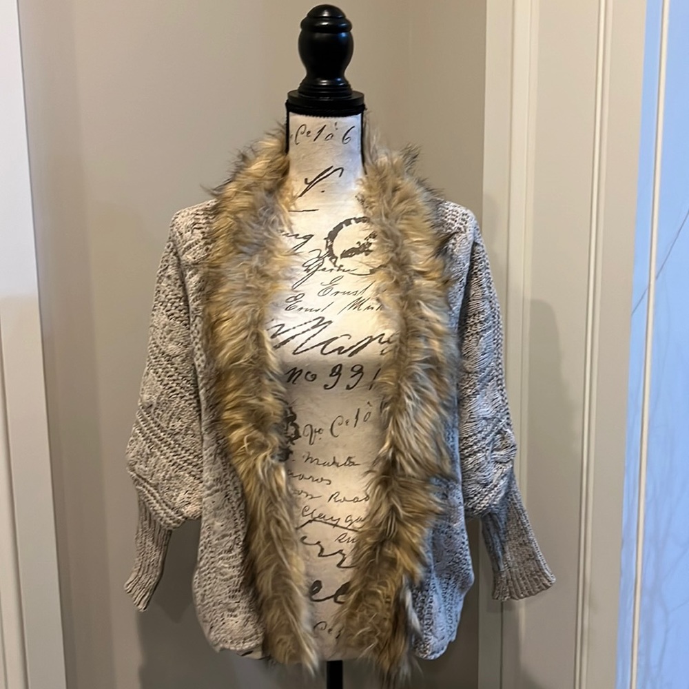 NWOT Ladies Cellabie Faux Fur Trimmed Sweater!!
